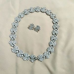 Necklace earring set.